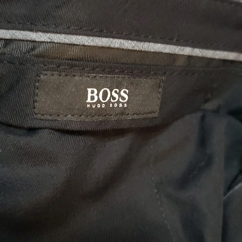 HUGO Boss Dieselstrasse 12 gray wool lined flat front Pants, Size 34R